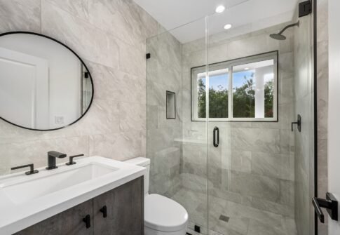 Minimalist Bathroom